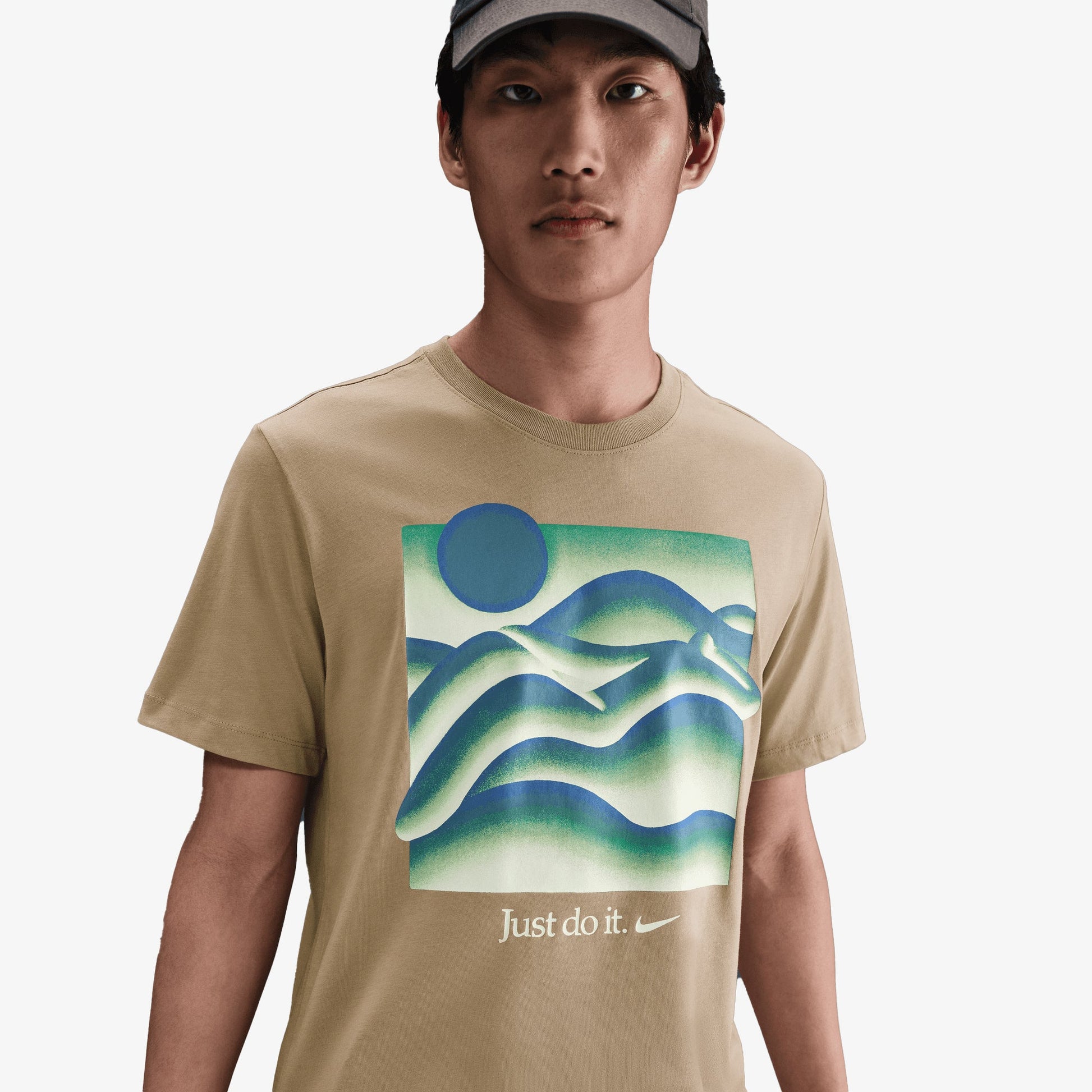 NIKE | SPORTSWEAR T-SHIRT { PARACHUTE BEIGE