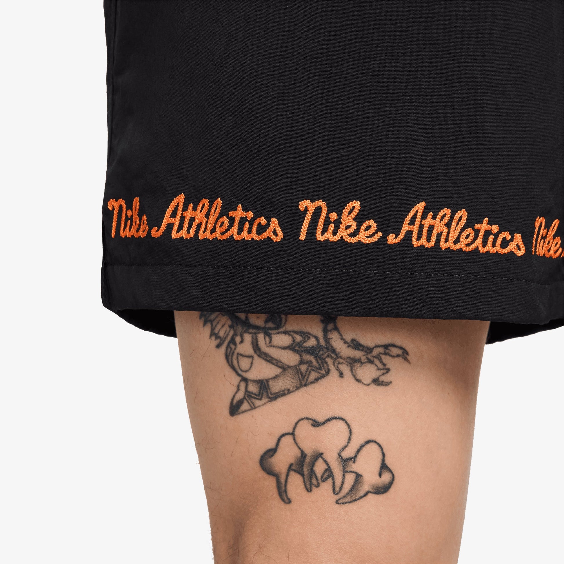 Nike | CLUB FLEECE FLOW SHORTS { BLACK/WHITE