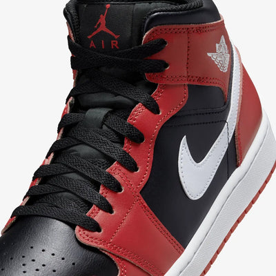 JORDAN | AIR JORDAN 1 MID { BLACK/WHITE-GYM RED