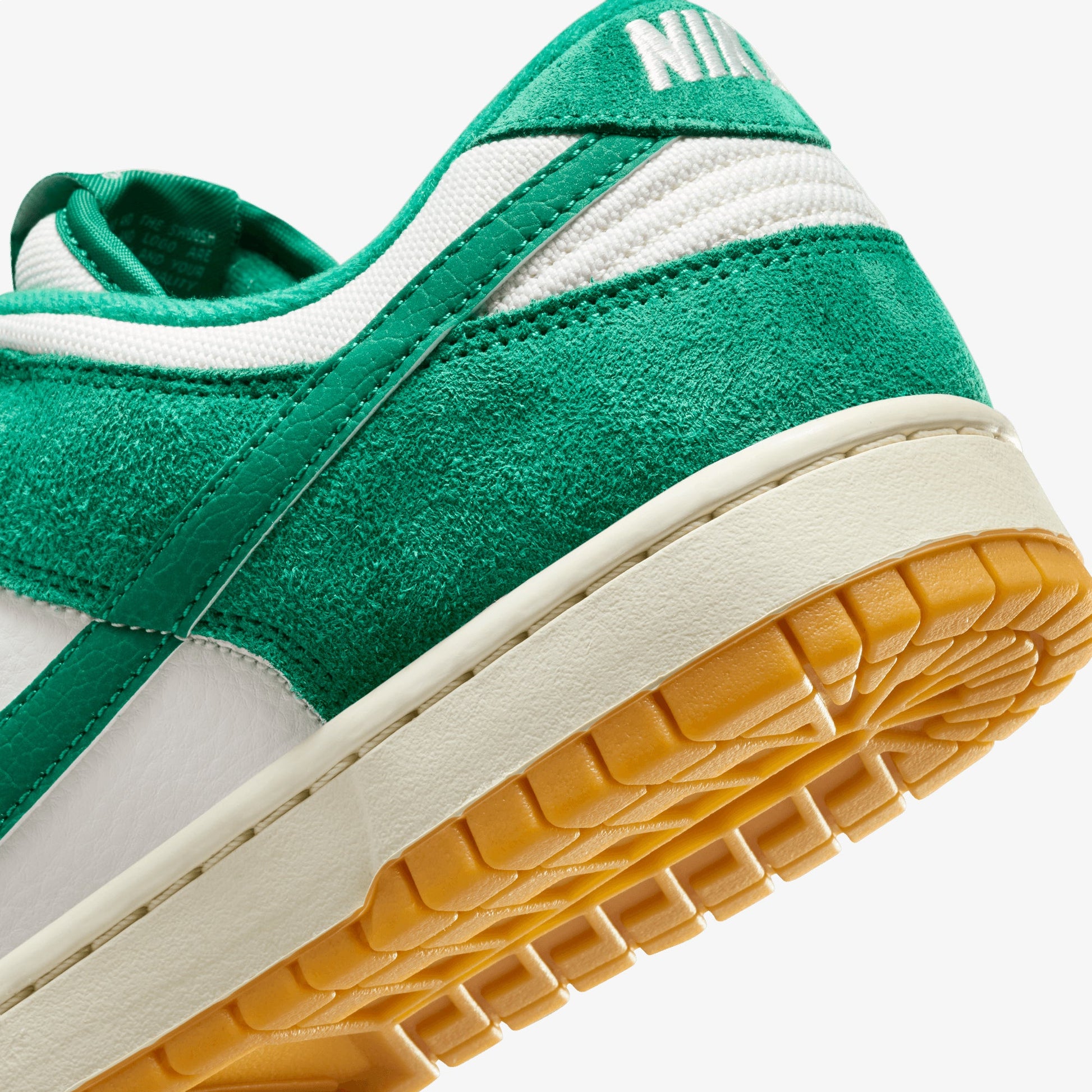 NIKE | DUNK LOW RETRO { PHANTOM/MALACHITE-GUM LIGHT BROWN