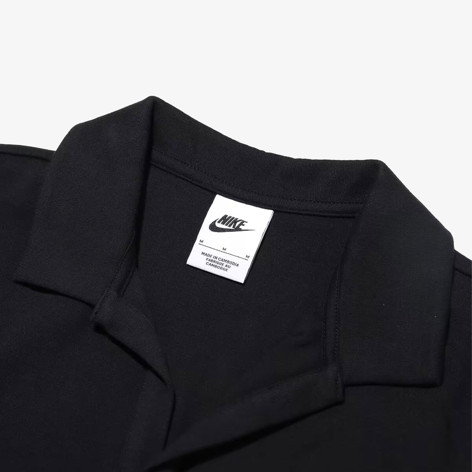 NIKE | SPORTSWEAR ESSENTIAL { BLACK/WHITE