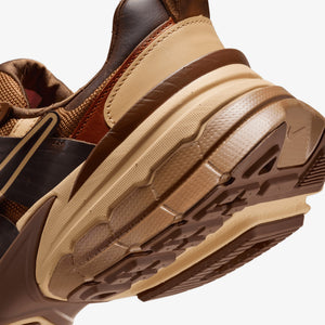 Nike | V2K RUN { LT BRITISH TAN/LT BRITISH TAN-SESAME