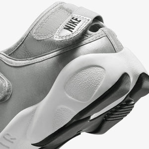 NIKE | AIR RIFT { METALLIC SILVER/SAIL-BLACK