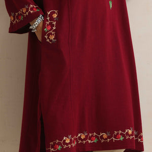 trueBrowns Maroon Kashmiri Floral Embroidered Woollen Phiran Kurta