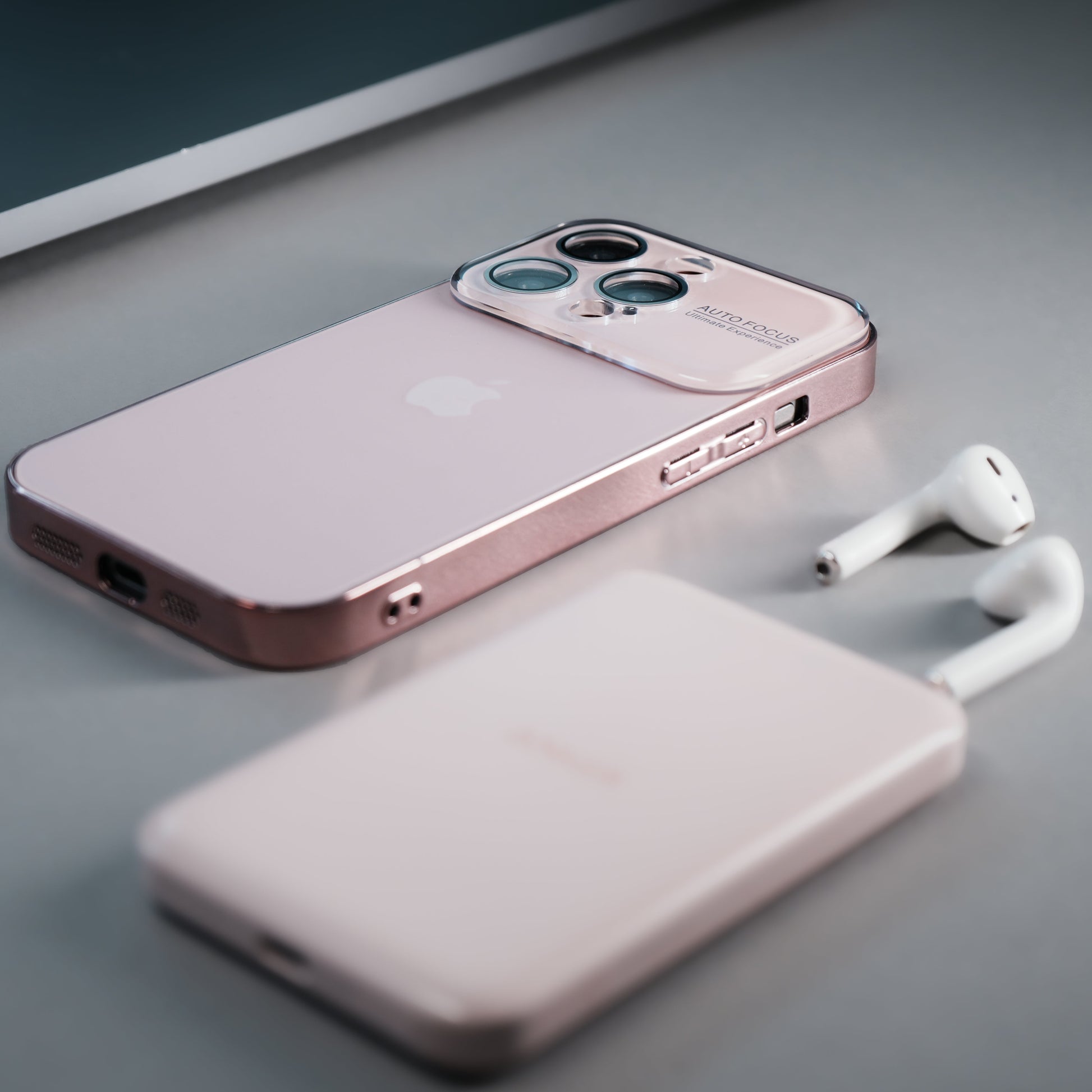 iPhone 14 Autofocus Chrome Glass Case