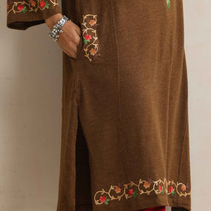 trueBrowns Brown Kashmiri Floral Embroidered Woollen Phiran Kurta