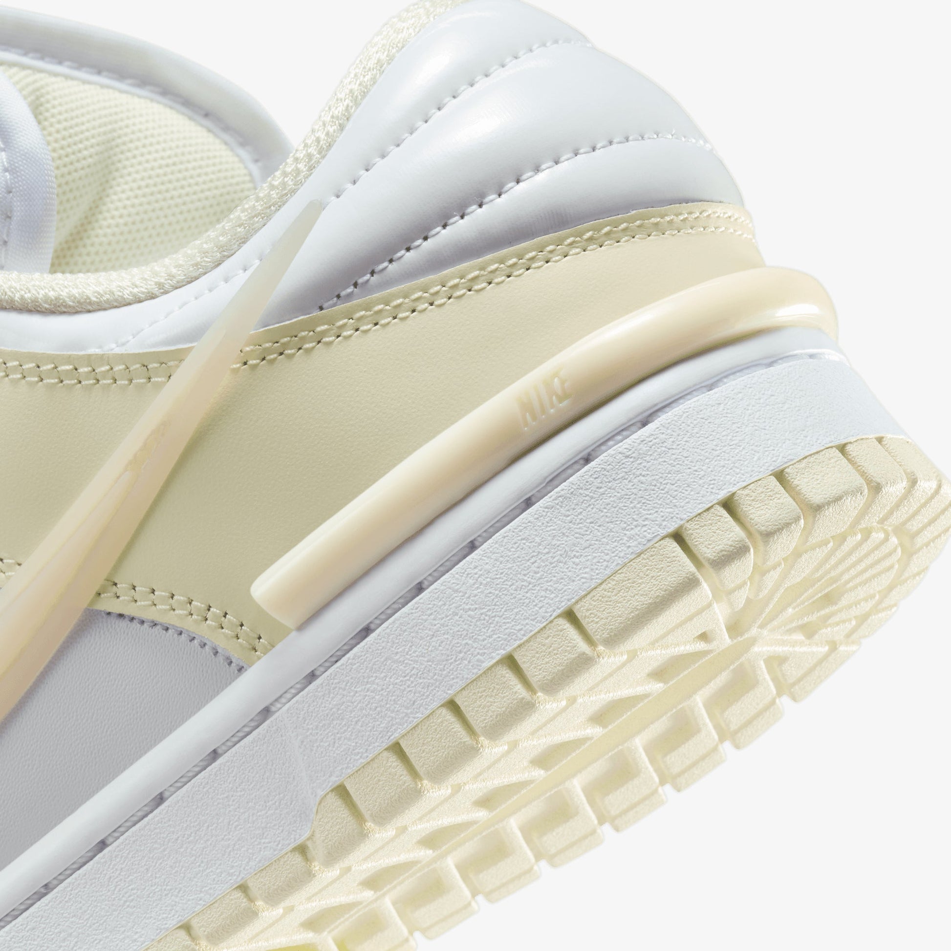 Nike | DUNK LOW TWIST  { COCONUT MILK/GUAVA ICE-WHITE