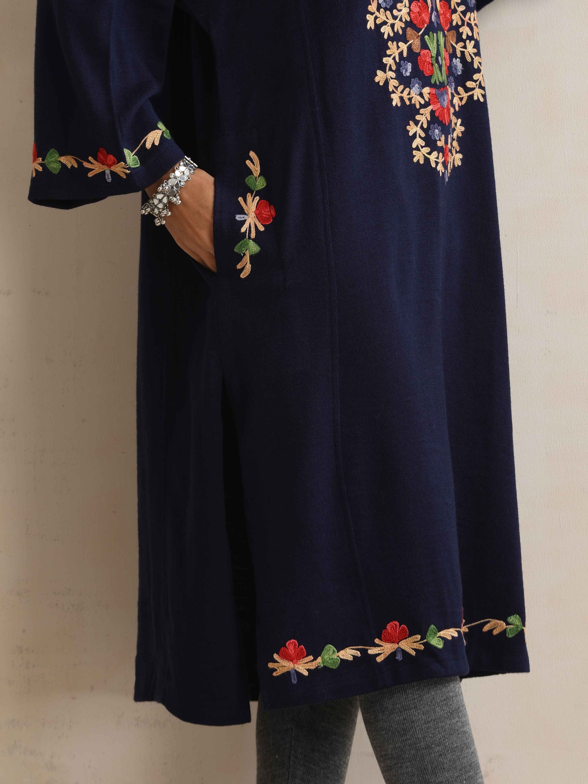 trueBrowns Blue Kashmiri Embroidered Woollen Phiran Kurta
