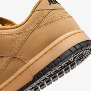 NIKE | DUNK LOW RETRO SE { WHEAT/WHEAT-GUM YELLOW-BLACK