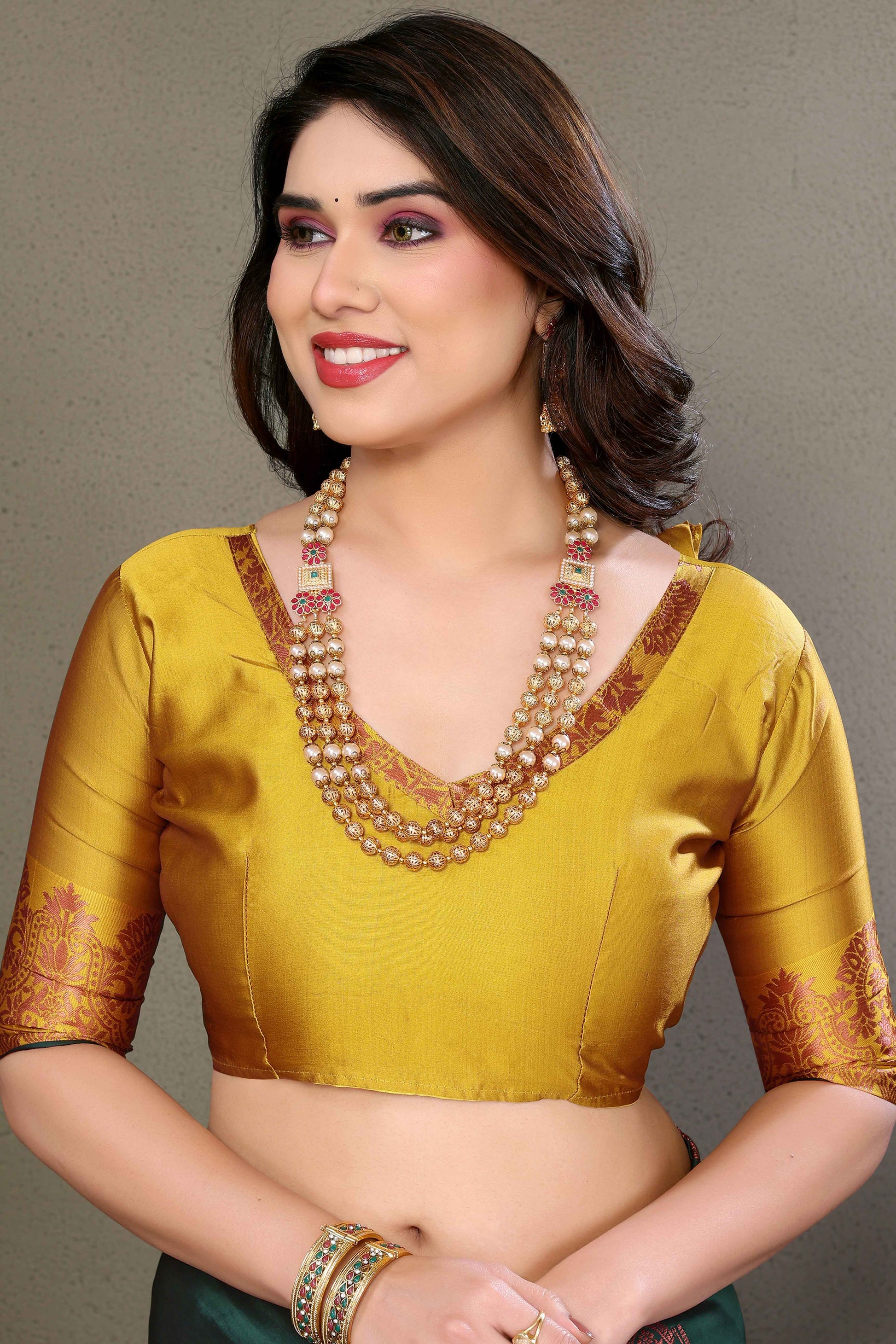 green-floral-woven-banarasi-silk-saree-8