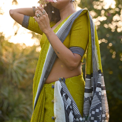 green-bandhani-printed-linen-saree