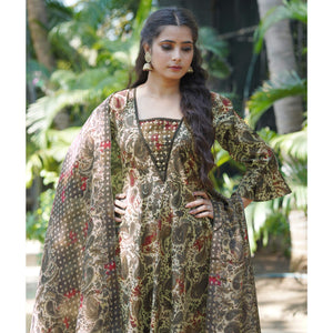 grey-anarkali-chanderi-silk-suit-with-hancrafted-foil-print