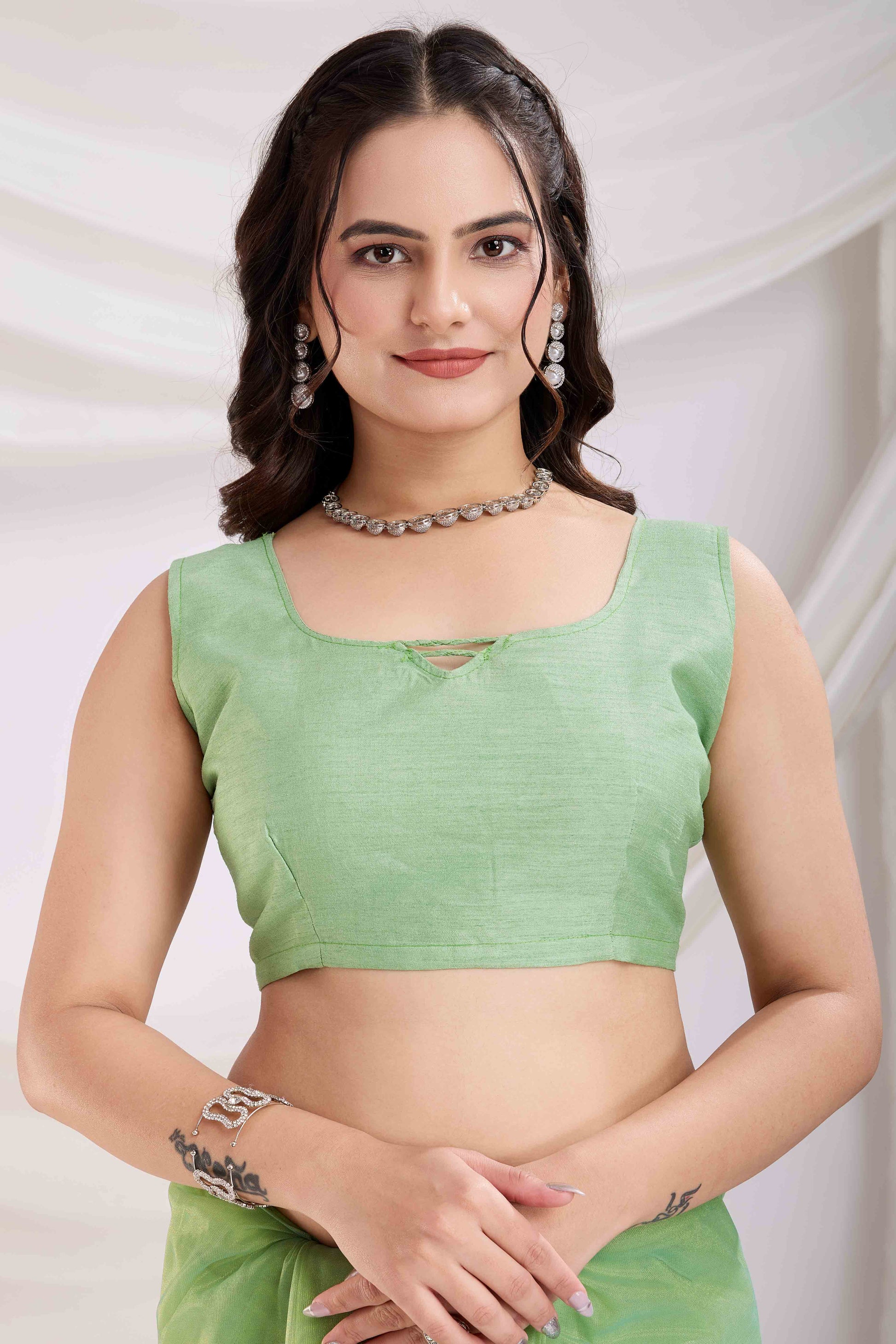 green-floral-sequins-embroidered-twill-net-saree-8