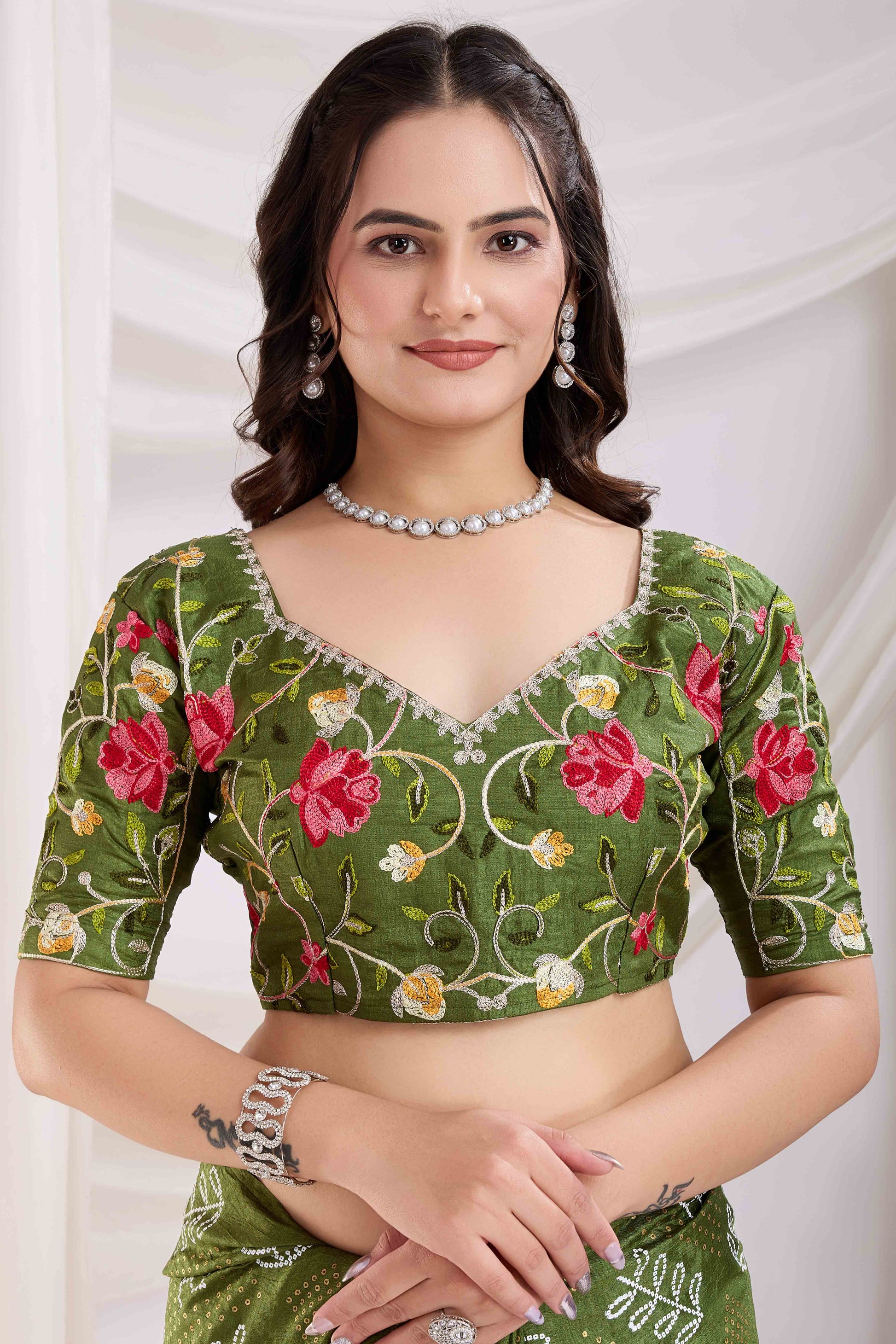 green-bandhani-printed-with-embroidered-border-vichitra-silk-saree