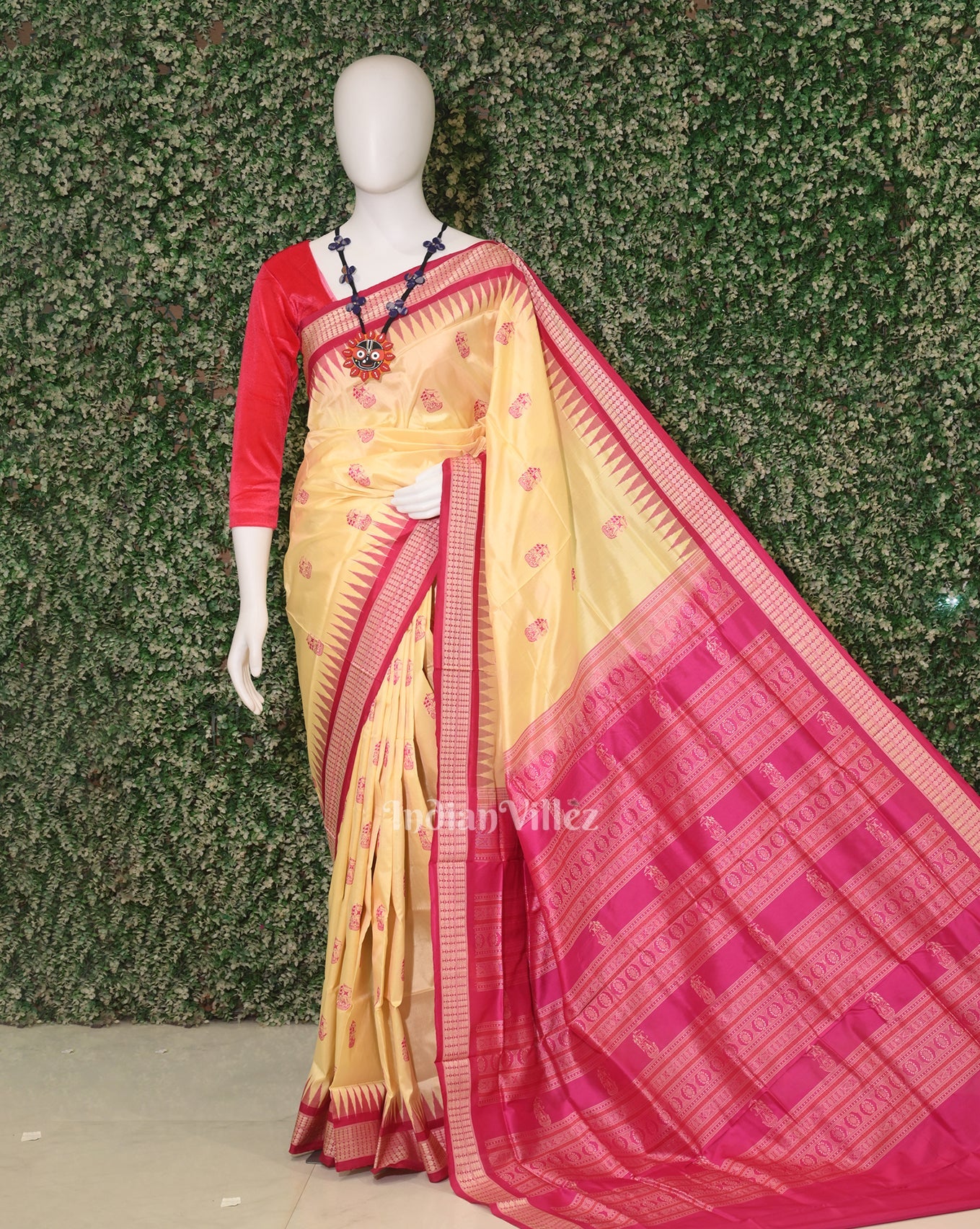 Cream Rani Pink Boita Design Bomkai  Sambalpuri Silk Saree