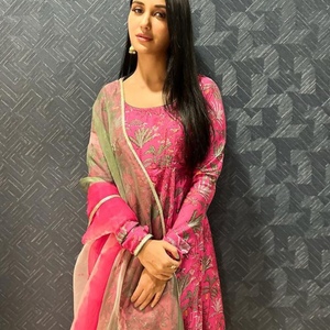 Taavi Chanderi Suit Set
