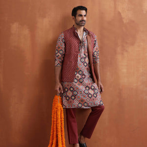 trueBrowns Men's Rust Geometric Printed Kurta