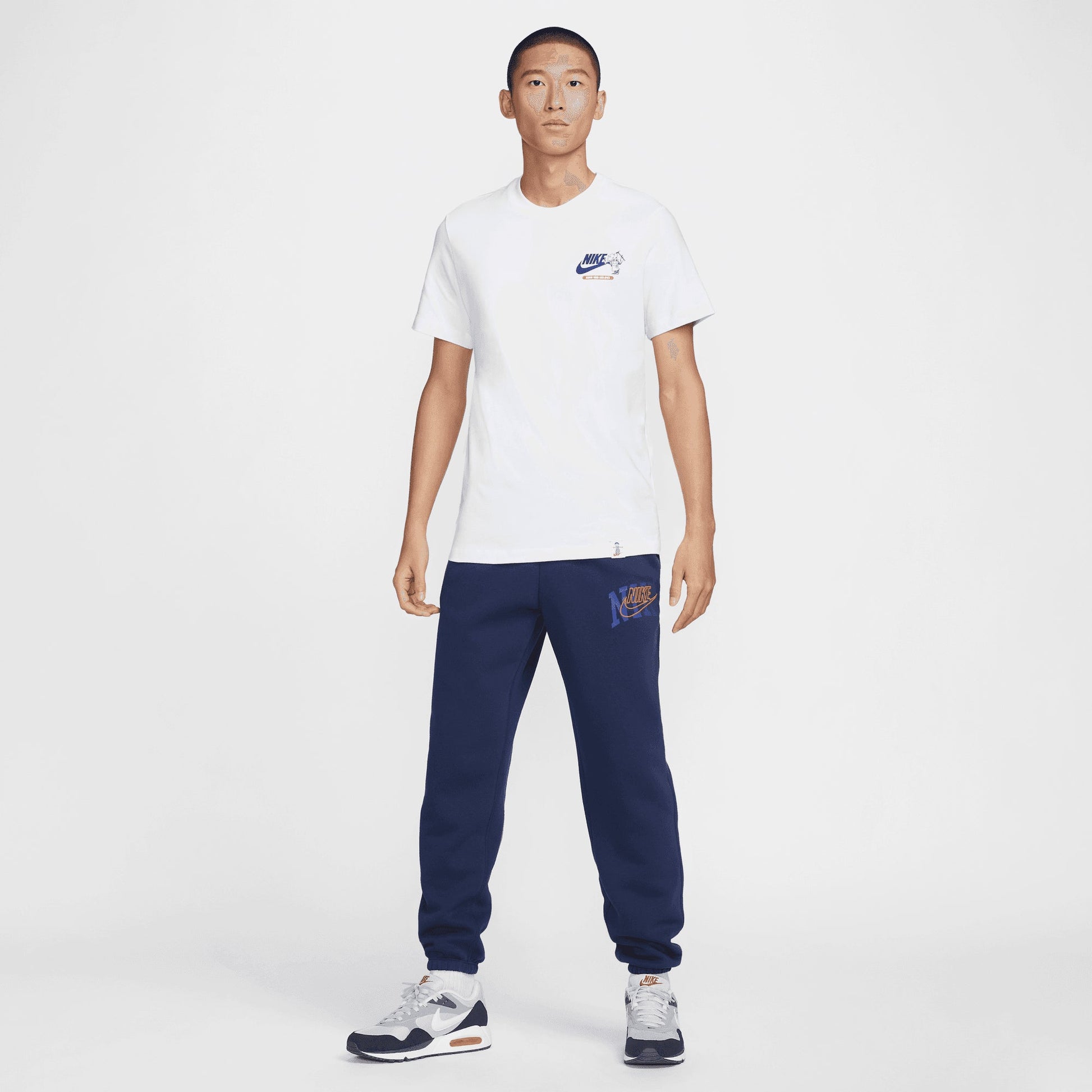 NIKE | SPORTSWEAR { WHITE