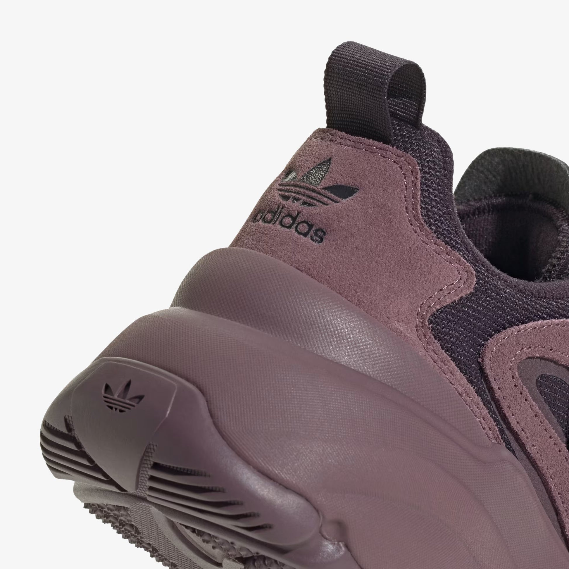ADIDAS ORIGINALS | OZGAIA { SHADOW FIG/BLACK