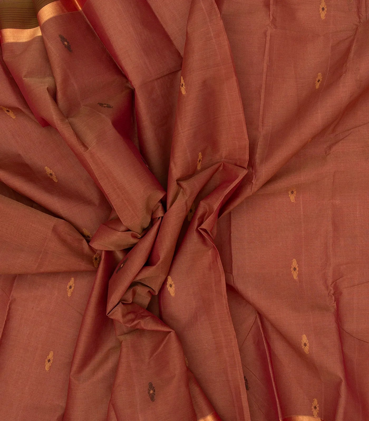 Chestnut Pink Handloom Village Cotton Saree With Floral Buttas.