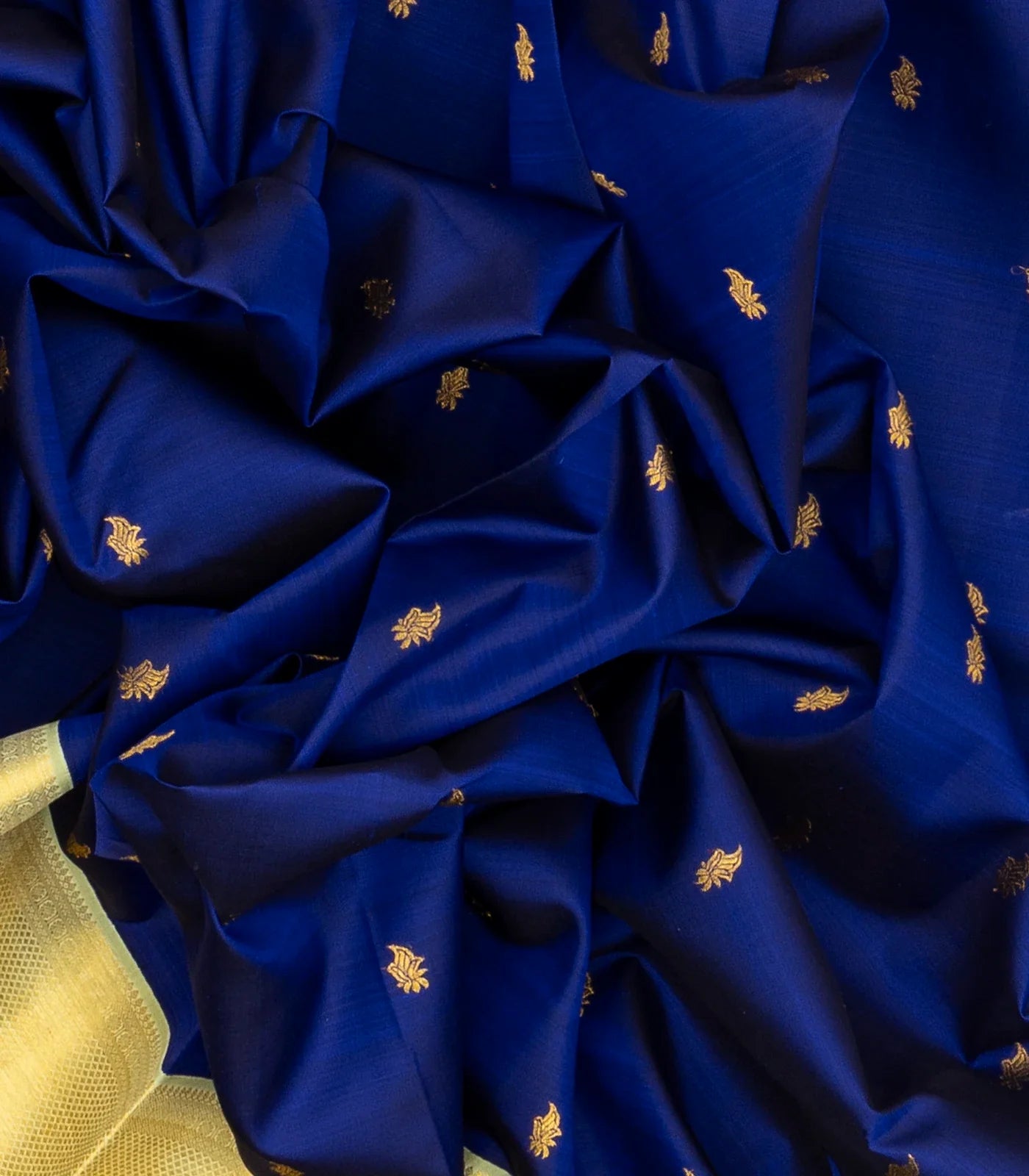 Dark Blue Handloom Kanchipuram Korvai Silk Saree With Floral Buttas