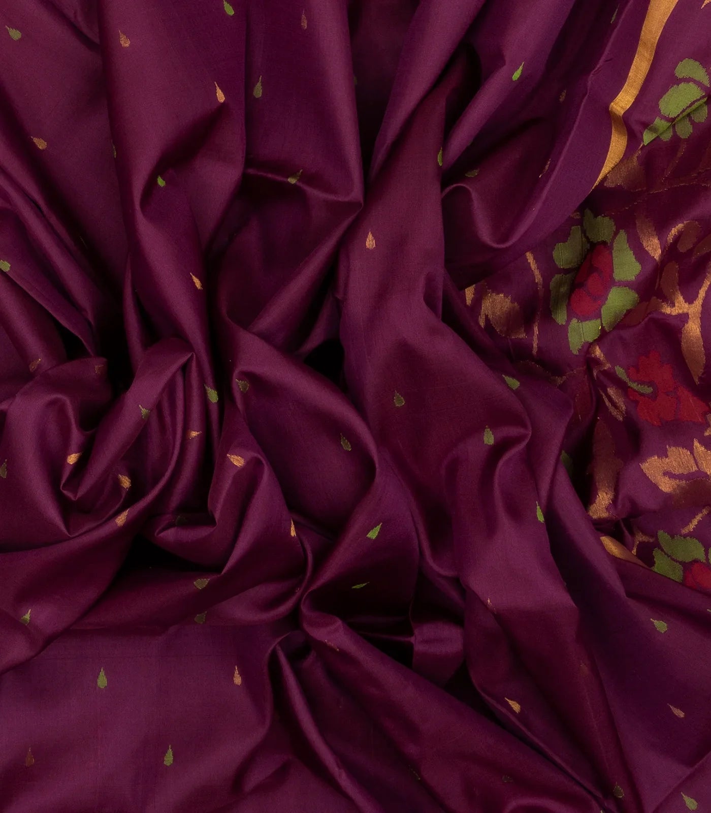 Magenta Handloom Uppada Silk Saree With Floral Buttas & Zari Border