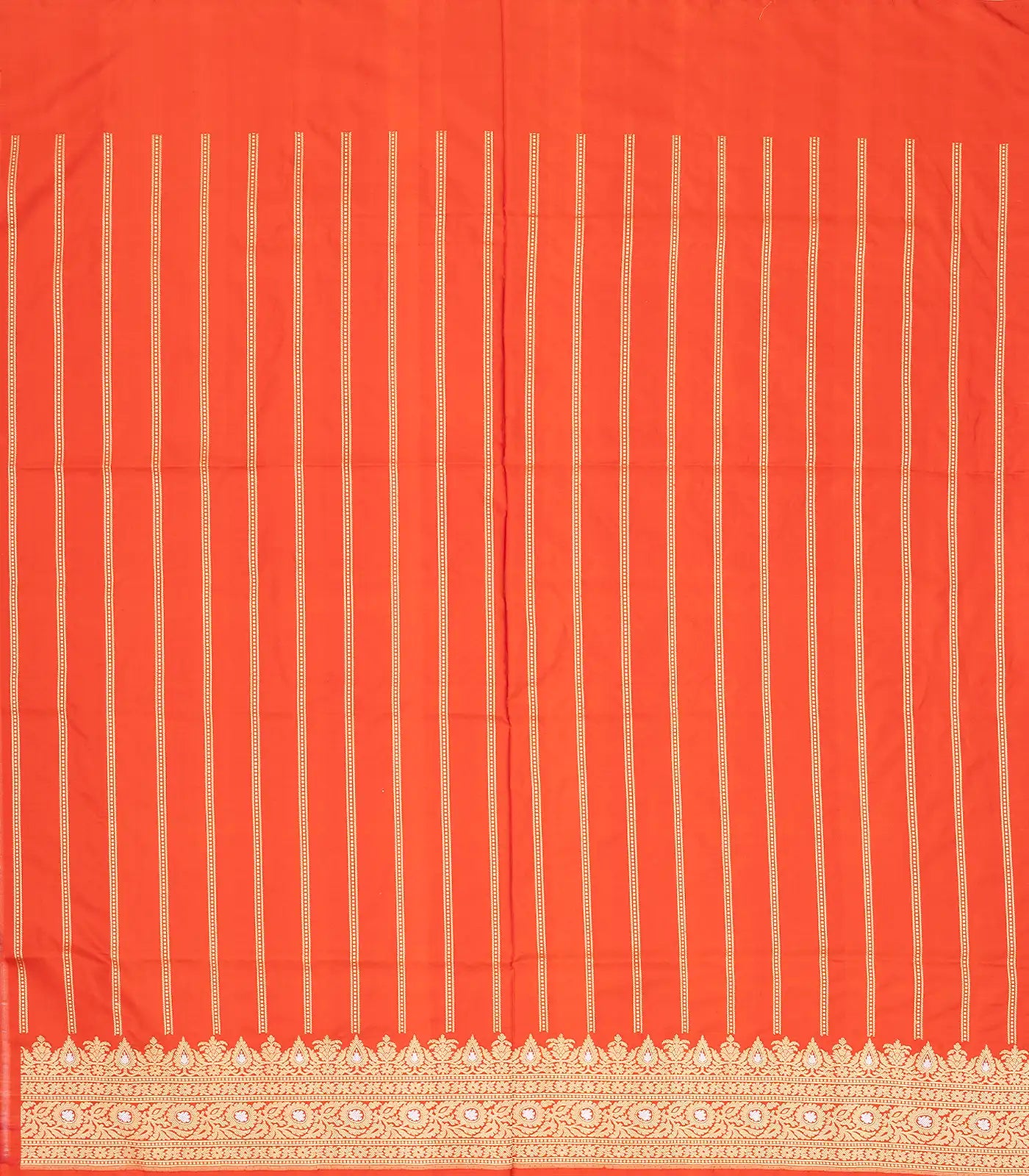 Red Handwoven Banarasi Silk Saree With Diagonal Floral Motifs