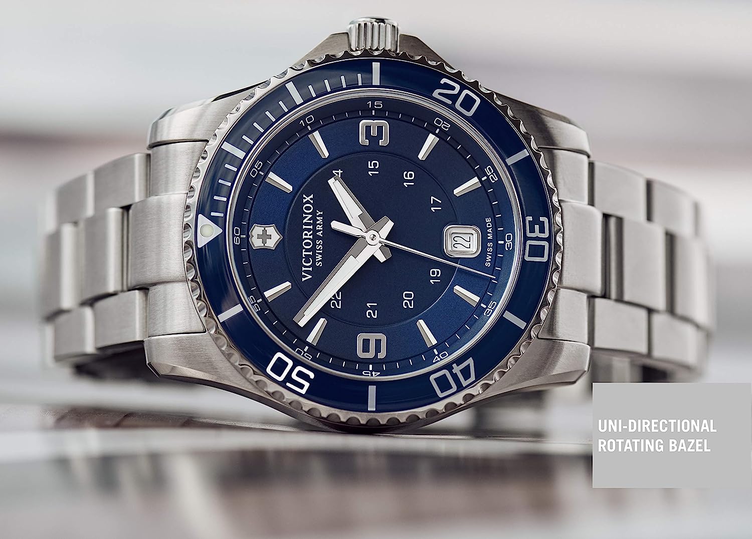 Victorinox Maverick Silver Stainless Steel Men 43mm