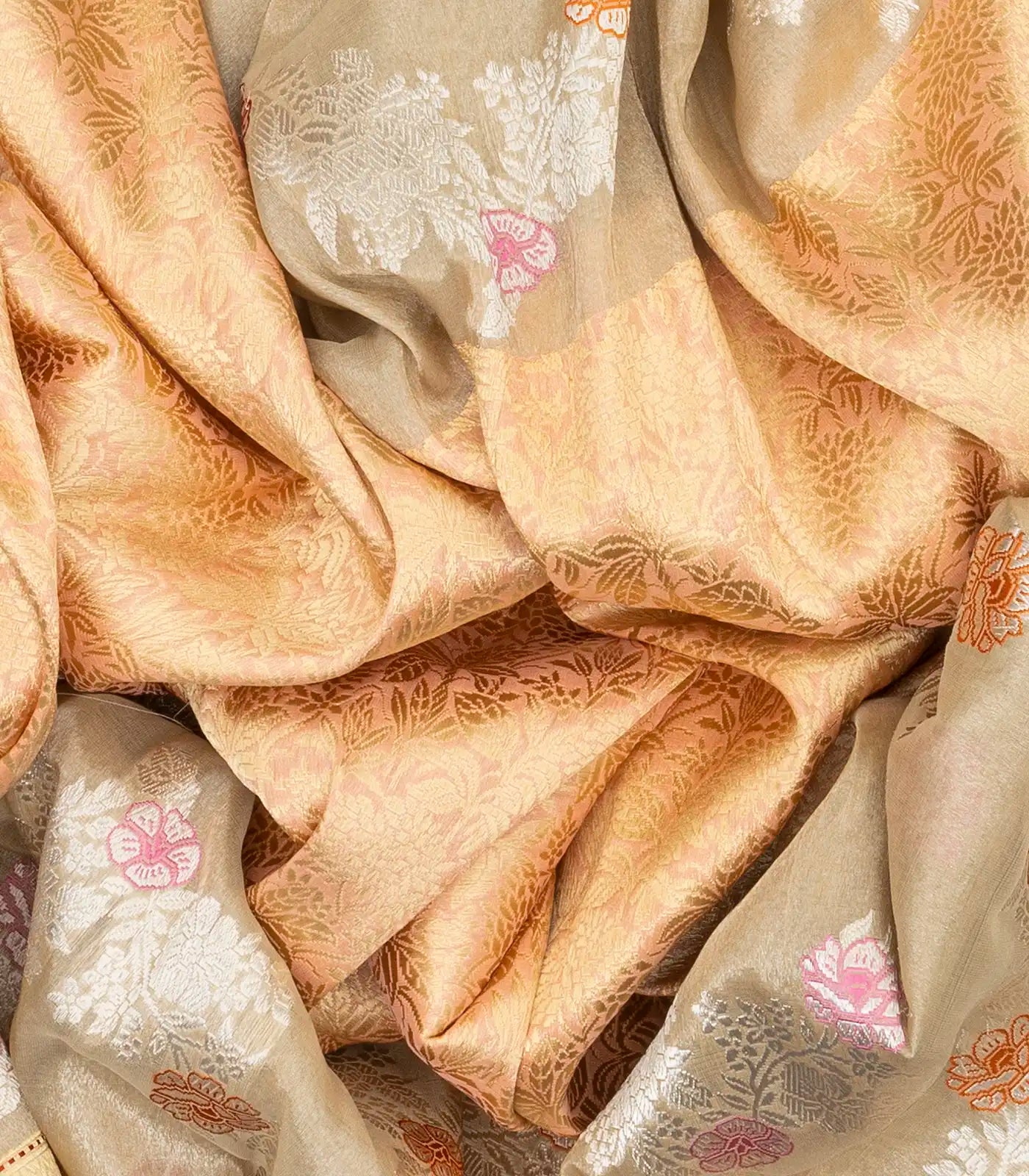 Beige Handloom Banarasi Silk Saree With Floral Jaal Motifs