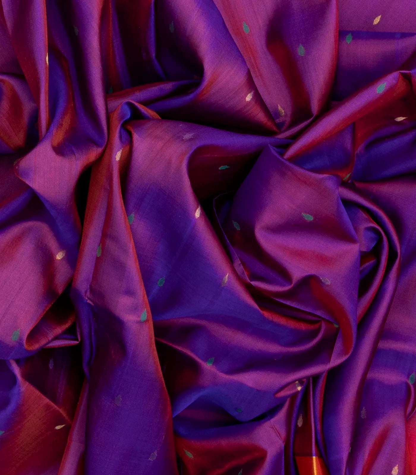 Purple Handloom Uppada Silk Saree With Droplet Buttas