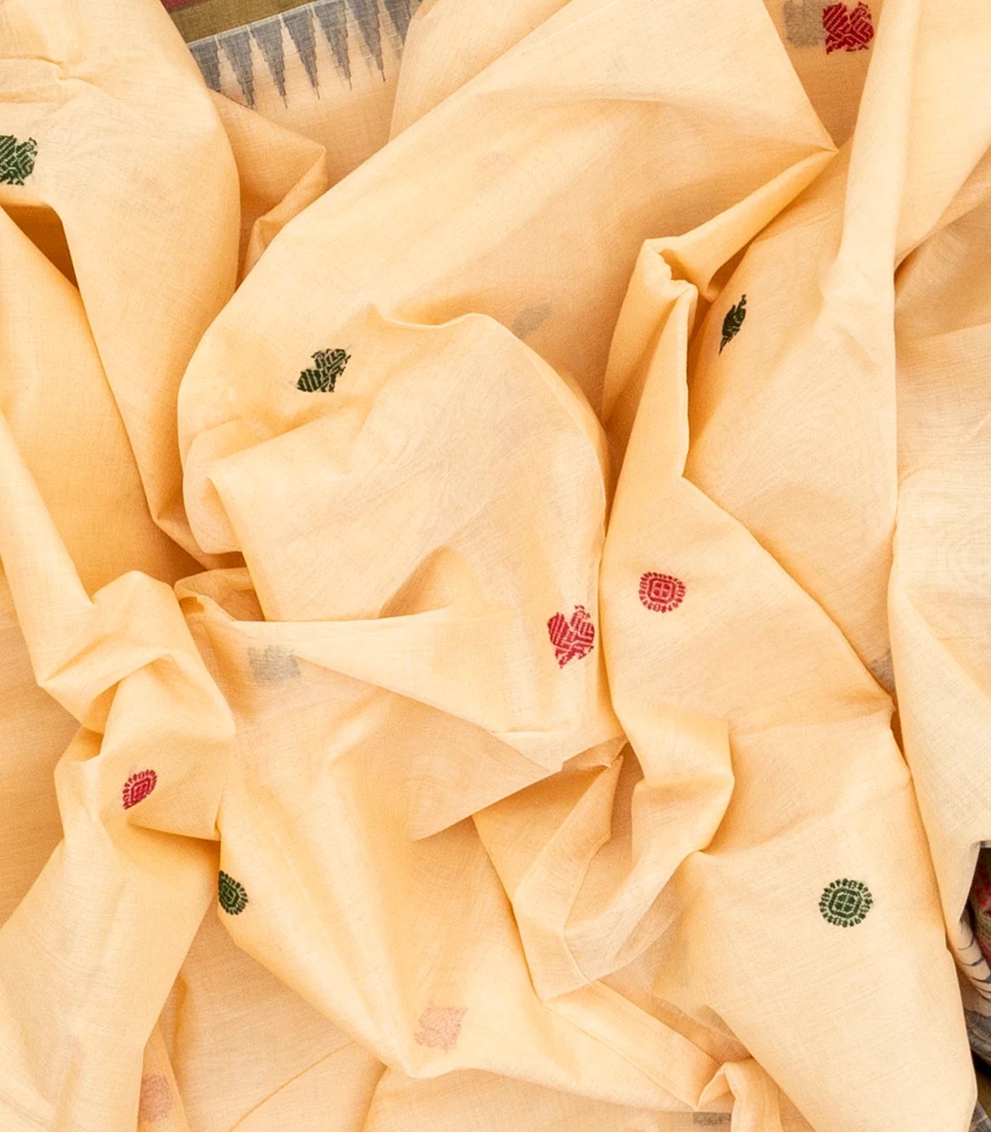 Cream Handloom Korvai Kanchi Cotton Saree With Annam Buttas