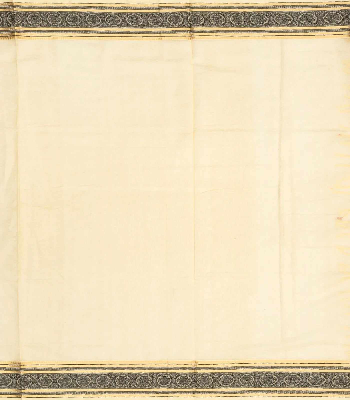 Cream Handloom Silk Cotton Saree With Elephant Buttas