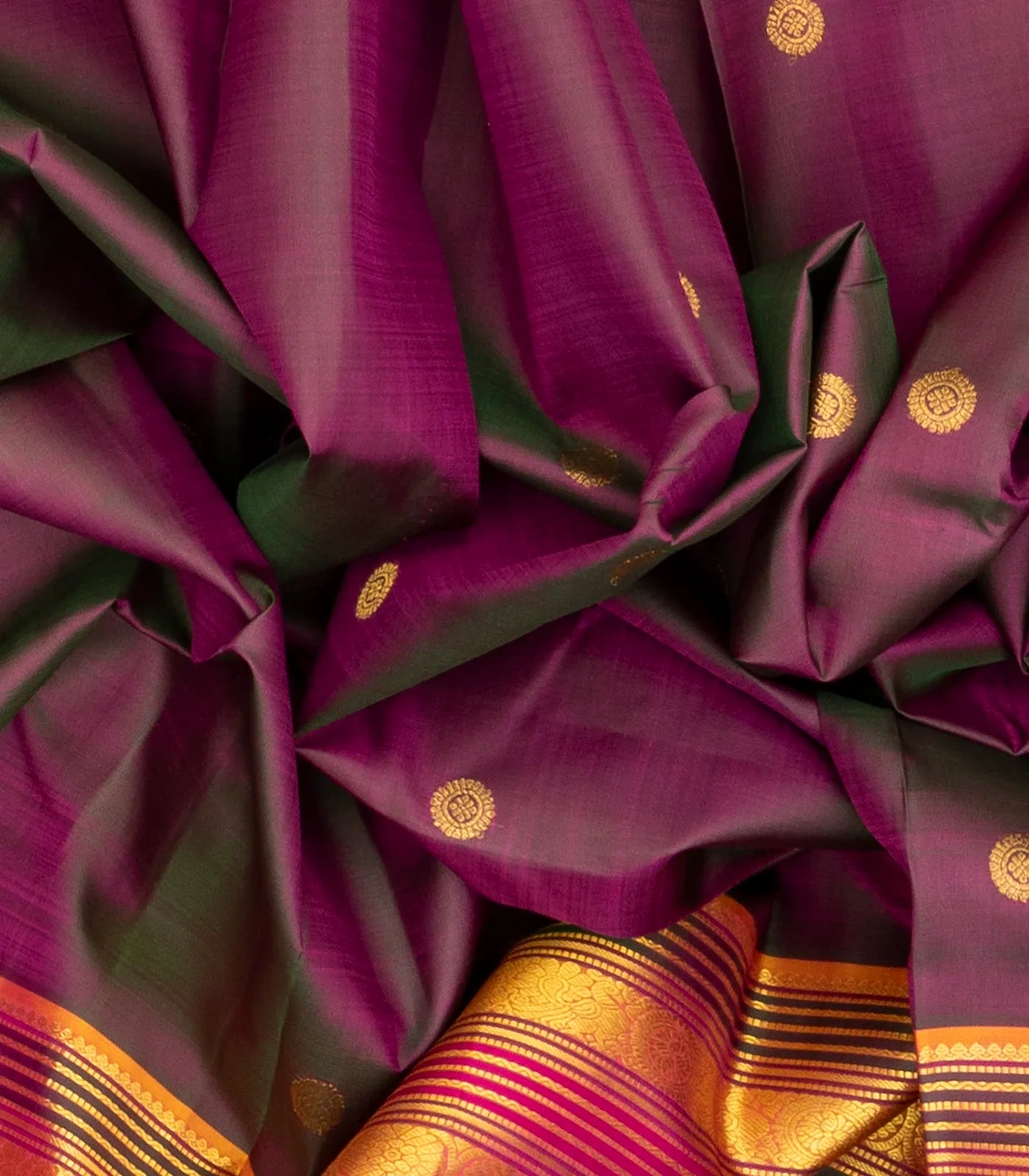 Maroon Handloom Kanchipuram Silk Saree With Chakaram Buttas