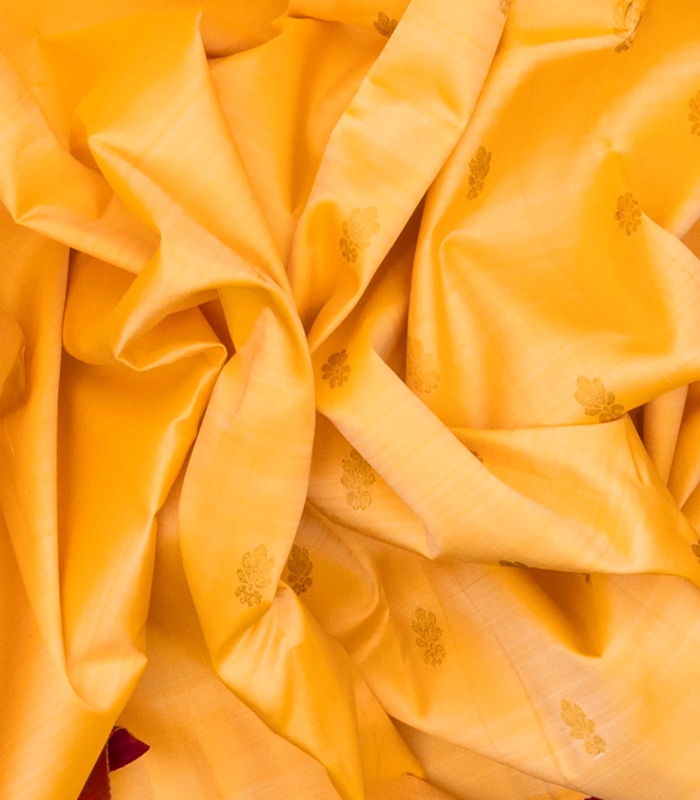 Sandal Handloom Kanchipuram Korvai Silk Saree With Pink Border