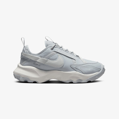 NIKE | TC 7900 { WOLF GREY/MTLC PLATINUM-PHOTON DUST