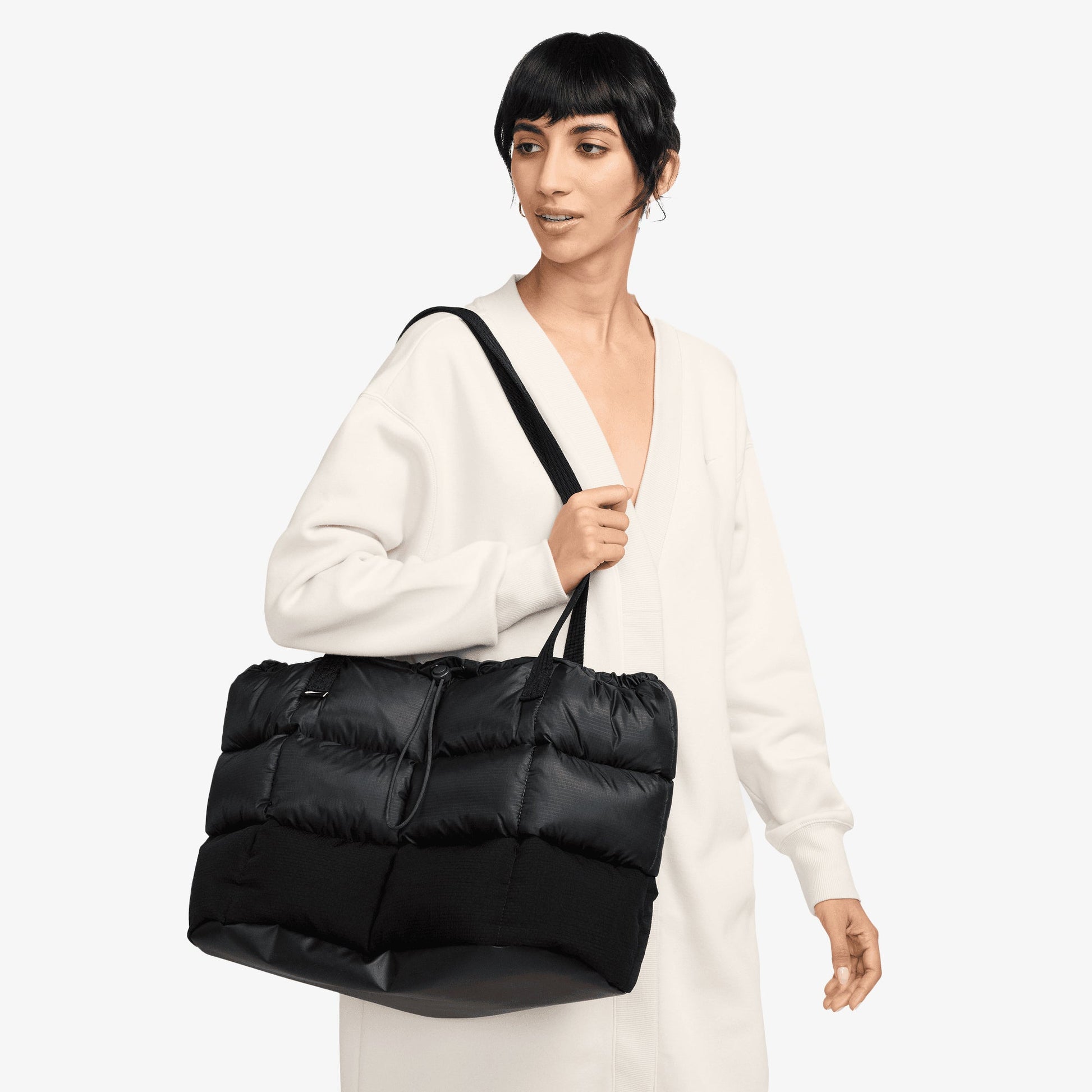 NIKE | PUFFLE TOTE BAG (24L) { BLACK