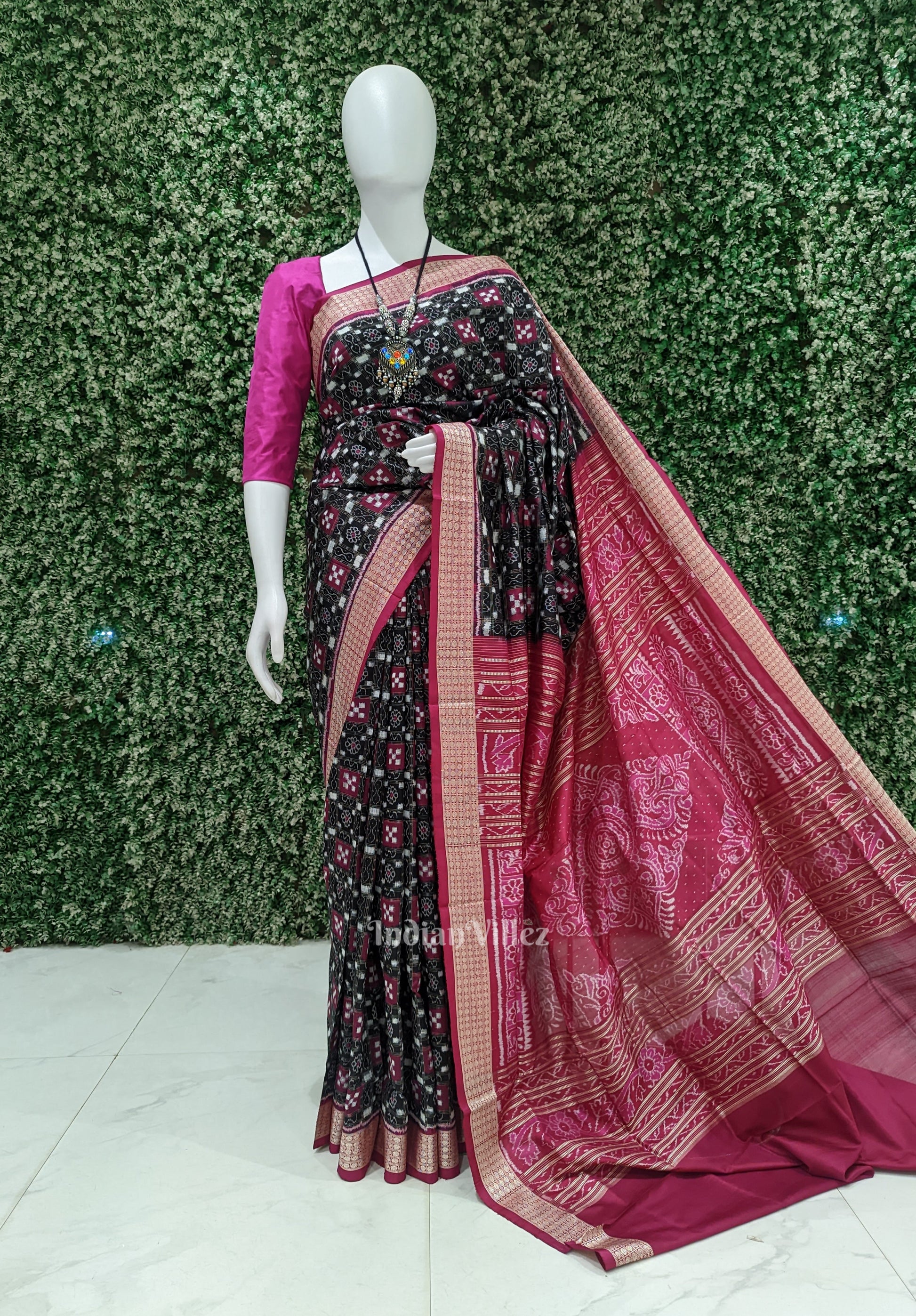 Black Rani Pink Pasapali Theme Sambalpuri Silk Saree