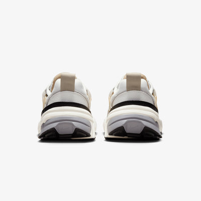 NIKE | V2K RUN { WHITE/WHITE-KHAKI-METALLIC SILVER
