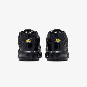 NIKE | AIR MAX PLUS { BLACK/BLACK-BLACK