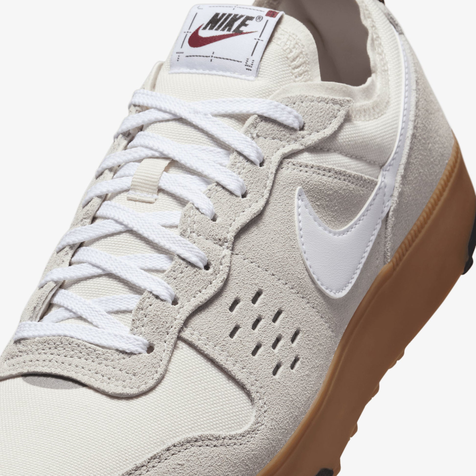 Nike | C1TY { VAST GREY/WHITE-PHANTOM-GUM MED BROWN