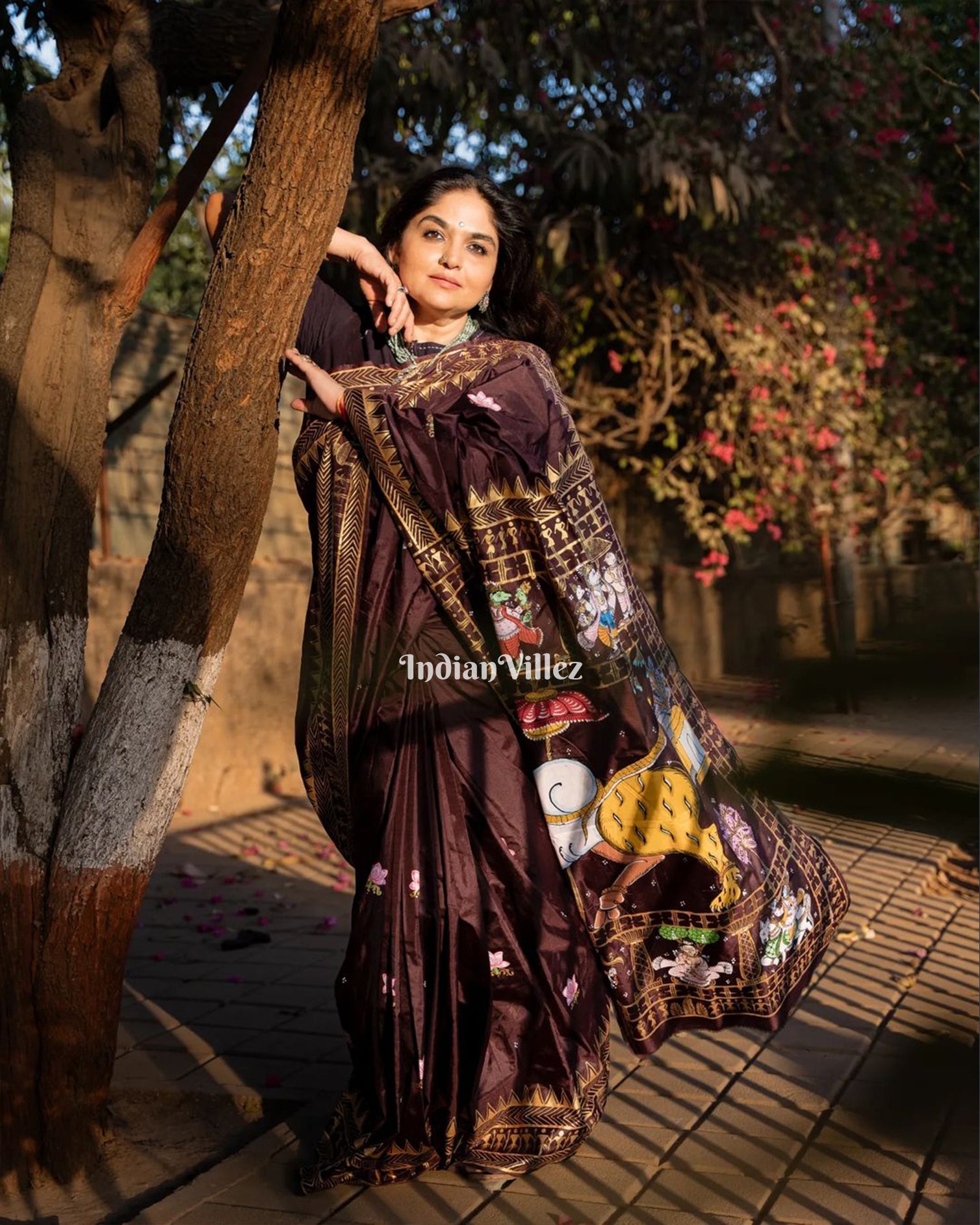 Arjuna Bows to Navagunjara Pure Hand-Painted Pattachitra Saree