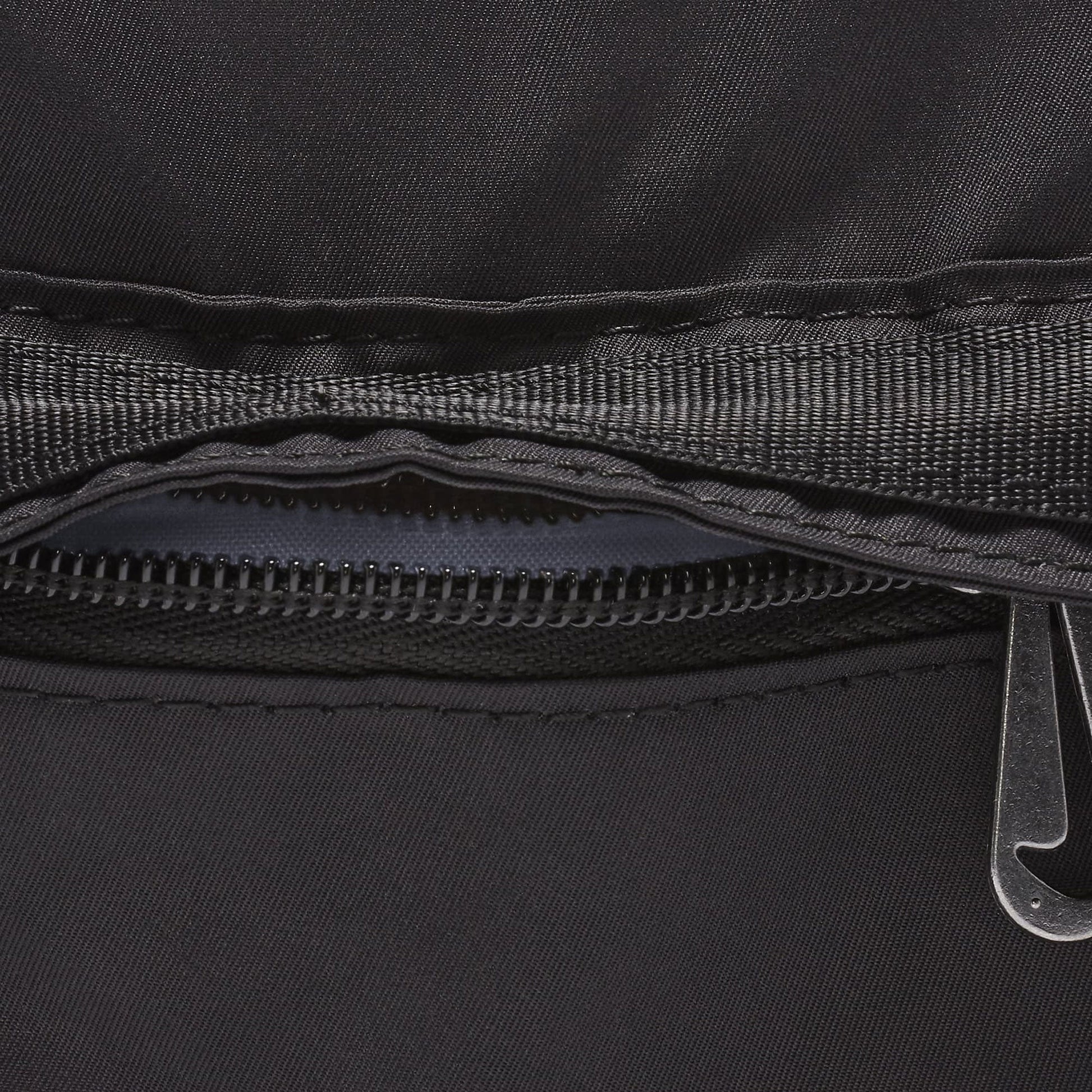 NIKE | SPORTSWEAR FUTURA LUXE { BLACK/BLACK/WHITE