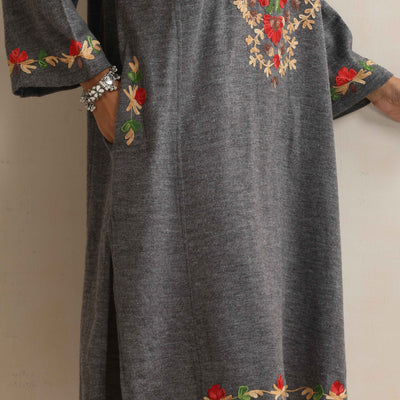 trueBrowns Grey Kashmiri Embroidered Woollen Phiran Kurta