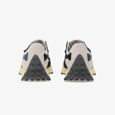 New Balance | 327  { NAVY BLUE