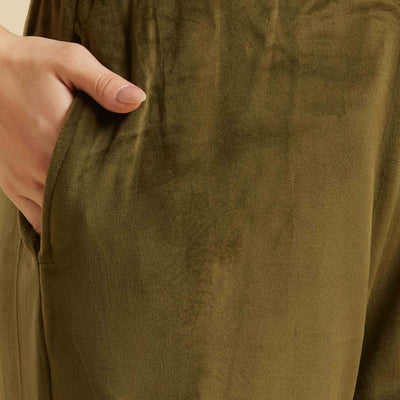 green-embroidered-velvet-straight-salwar-suit-1