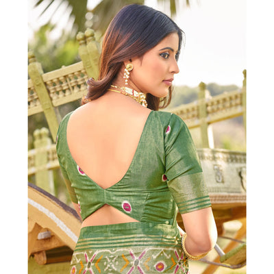 green-patola-printed-dola-silk-saree-4