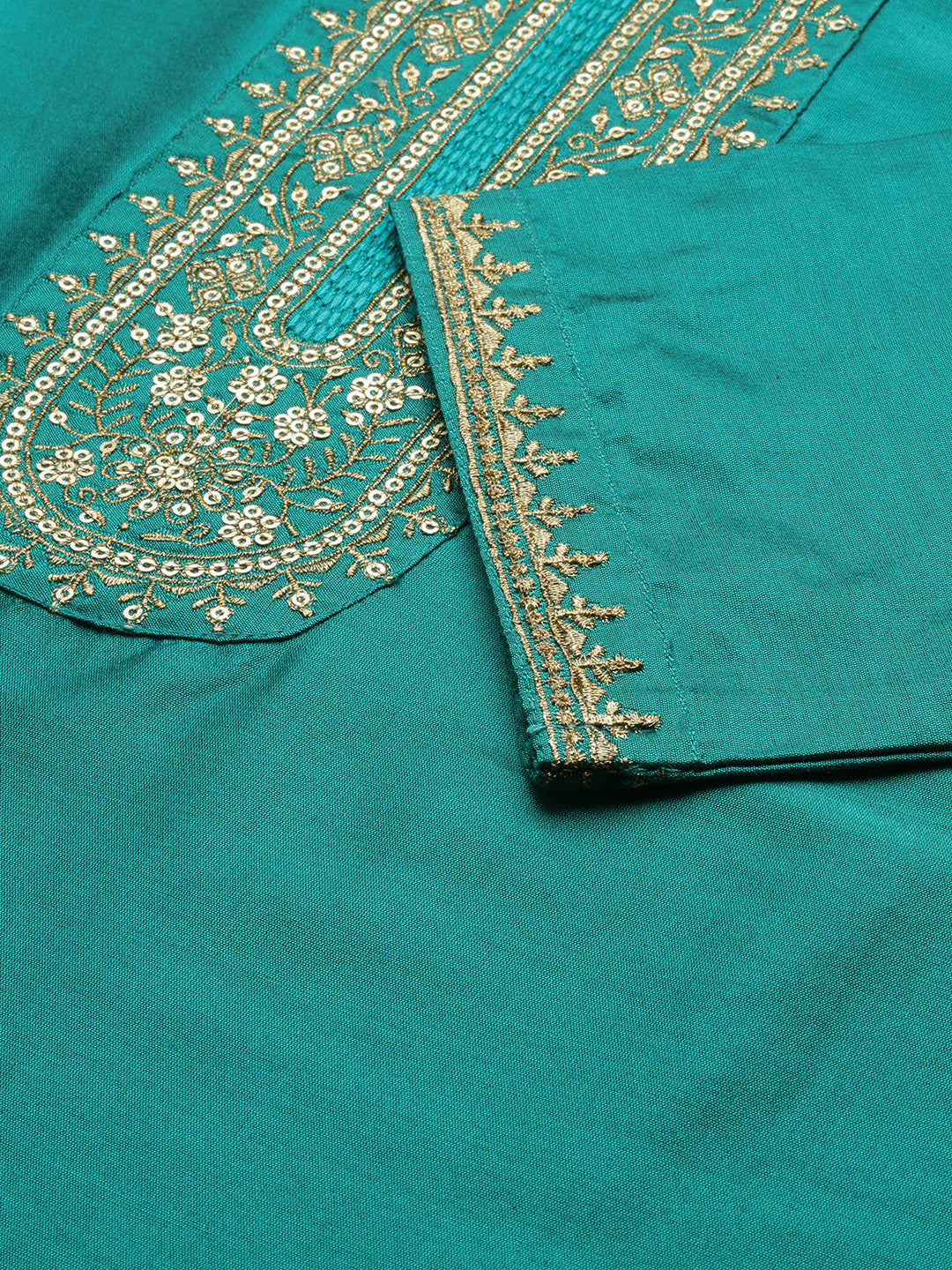 Regular Three-Quarter Sleeves Thread Work Kurta with Trousers