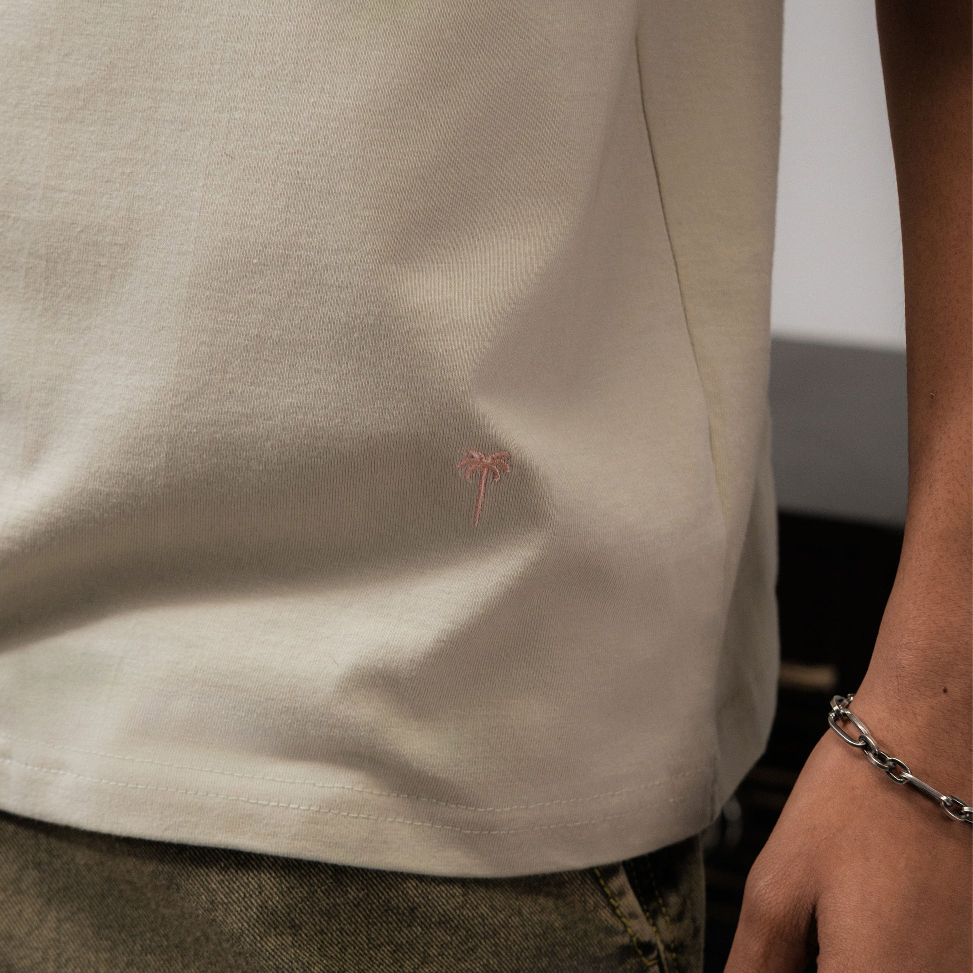 SUPERKICKS | PALM TEE { BEIGE/BROWN