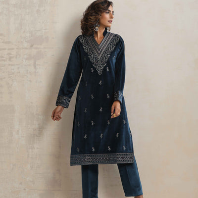 trueBrowns Blue Velvet Embroidered Kurta Pant Dupatta Set