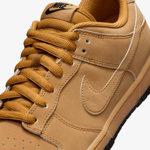 NIKE | DUNK LOW RETRO SE { WHEAT/WHEAT-GUM YELLOW-BLACK